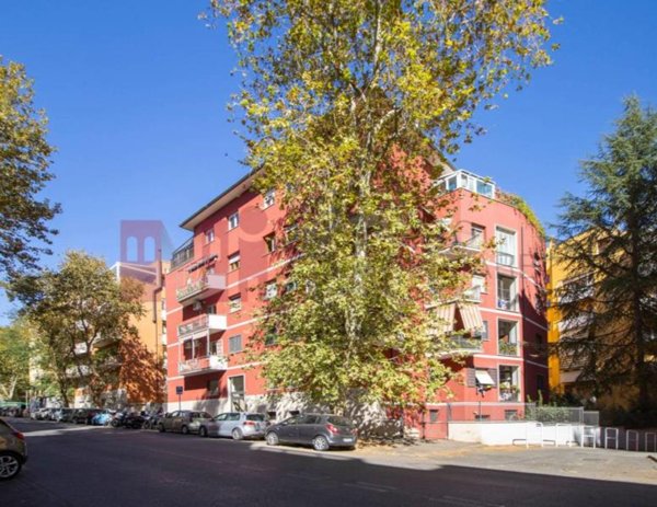 appartamento in vendita a Roma in zona Appio Latino