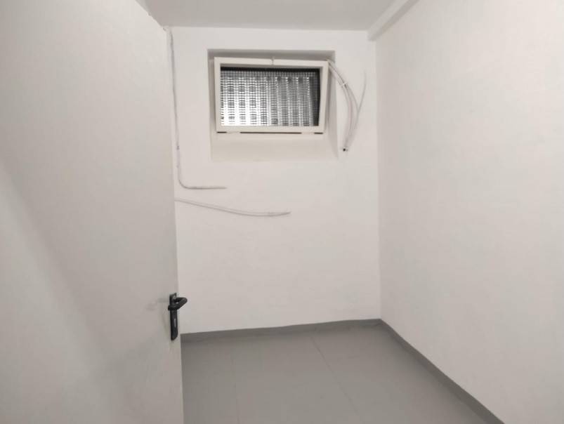 locale commerciale in vendita a Roma in zona Don Bosco