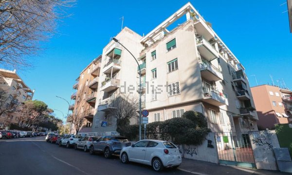 appartamento in vendita a Roma in zona Gianicolense
