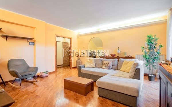 casa indipendente in vendita a Roma