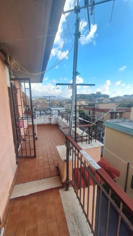 appartamento in vendita a Roma in zona Torre Angela