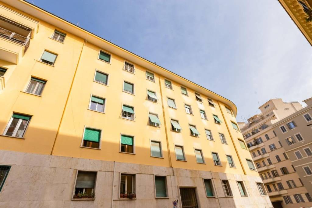 appartamento in vendita a Roma in zona Appio Latino