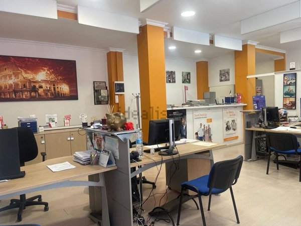 locale commerciale in vendita a Roma in zona Portuense