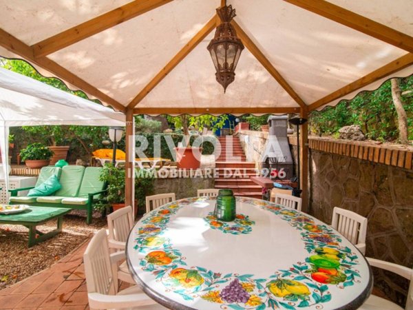 casa indipendente in vendita a Roma