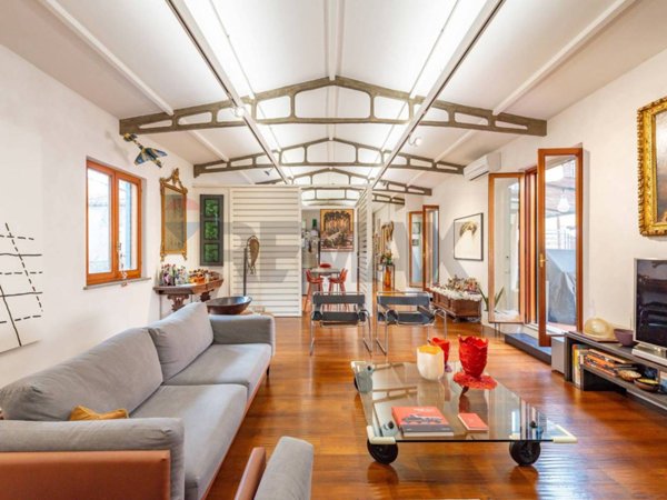 appartamento in vendita a Roma in zona Trevi-Colonna