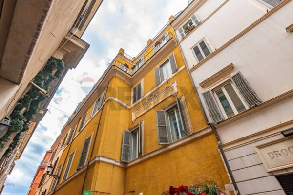 appartamento in vendita a Roma in zona Trevi-Colonna