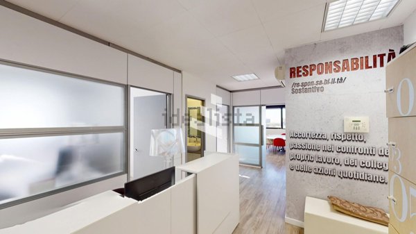 ufficio in vendita a Roma in zona Torrino