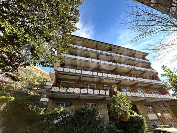 appartamento in vendita a Roma in zona Giuliano Dalmata