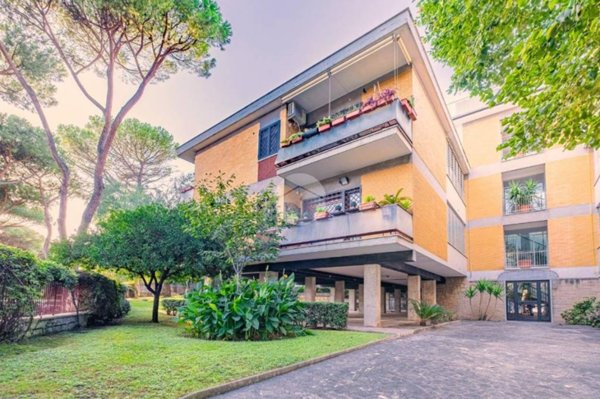appartamento in vendita a Roma in zona EUR