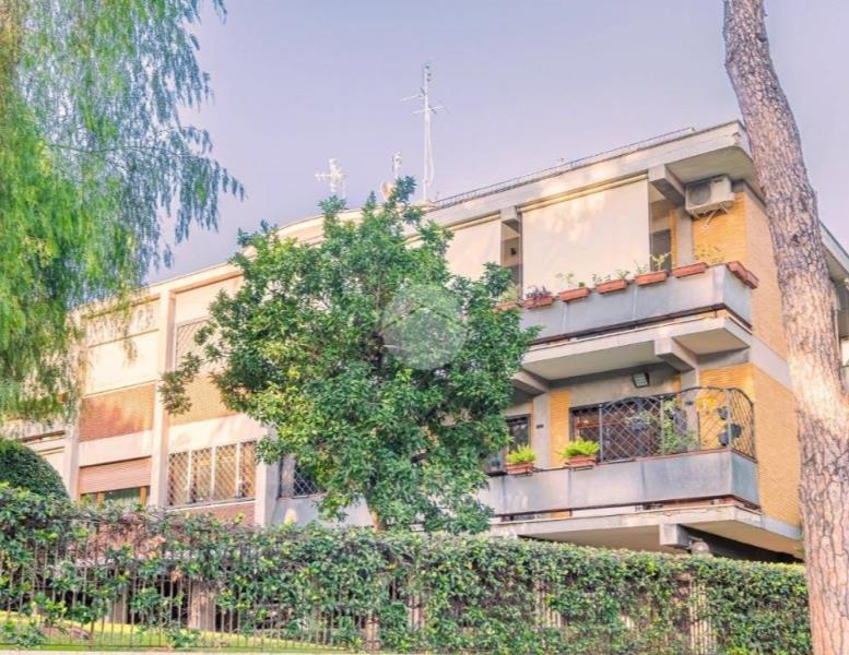 appartamento in vendita a Roma in zona EUR