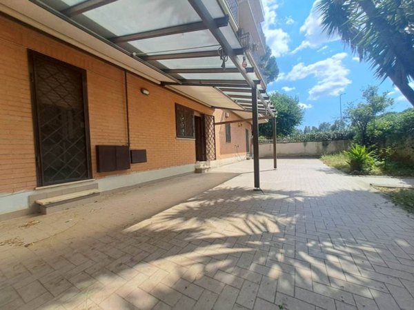 appartamento in vendita a Roma in zona Casal Morena