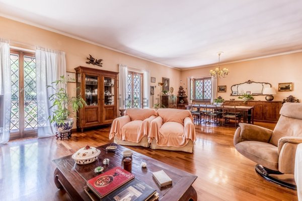 casa indipendente in vendita a Roma in zona Mostacciano