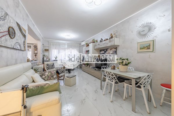 appartamento in vendita a Roma in zona Tuscolano