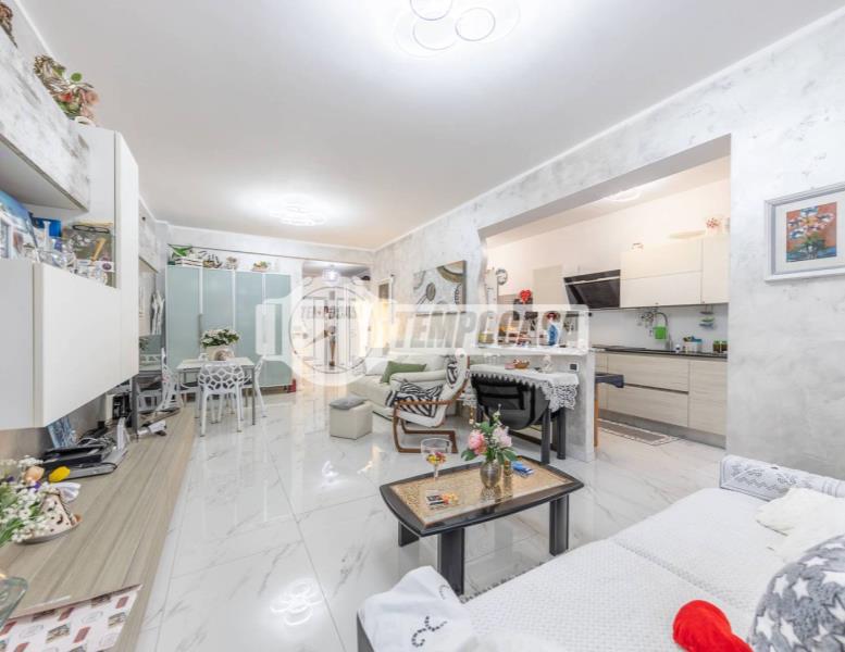 appartamento in vendita a Roma in zona Tuscolano