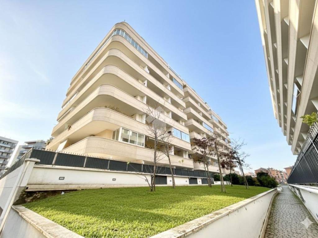 appartamento in vendita a Roma in zona Fonte Laurentina