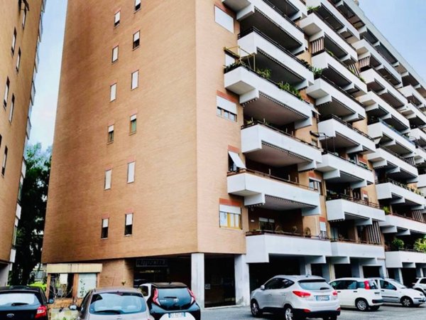 negozio in vendita a Roma in zona Tor Sapienza