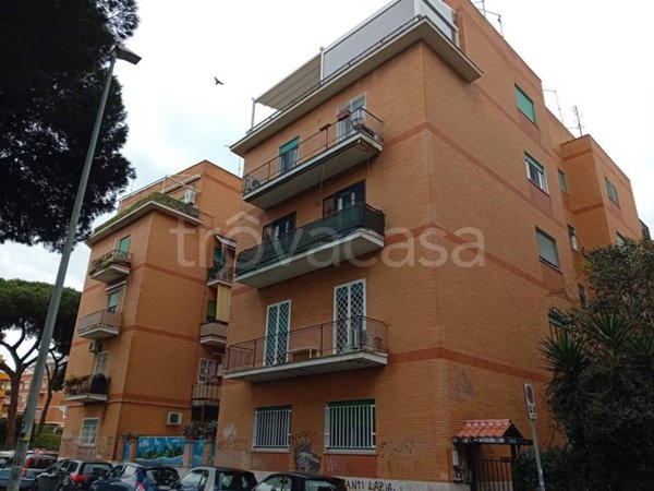 appartamento in vendita a Roma in zona Ostia