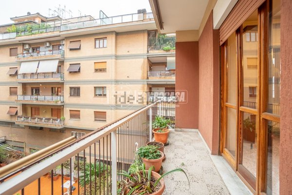 appartamento in vendita a Roma in zona Appio Claudio