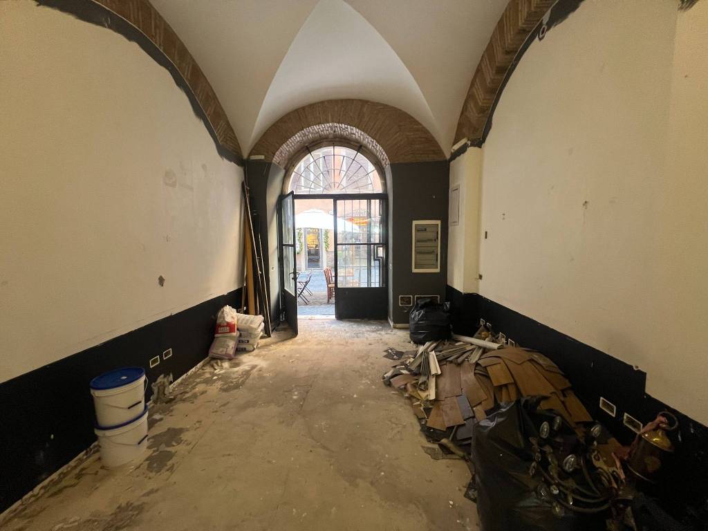 negozio in vendita a Roma in zona Rione Monti/Campitelli