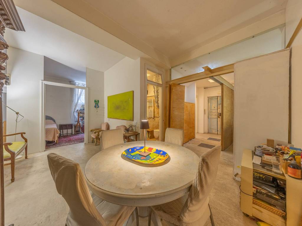 appartamento in vendita a Roma in zona Appio Latino