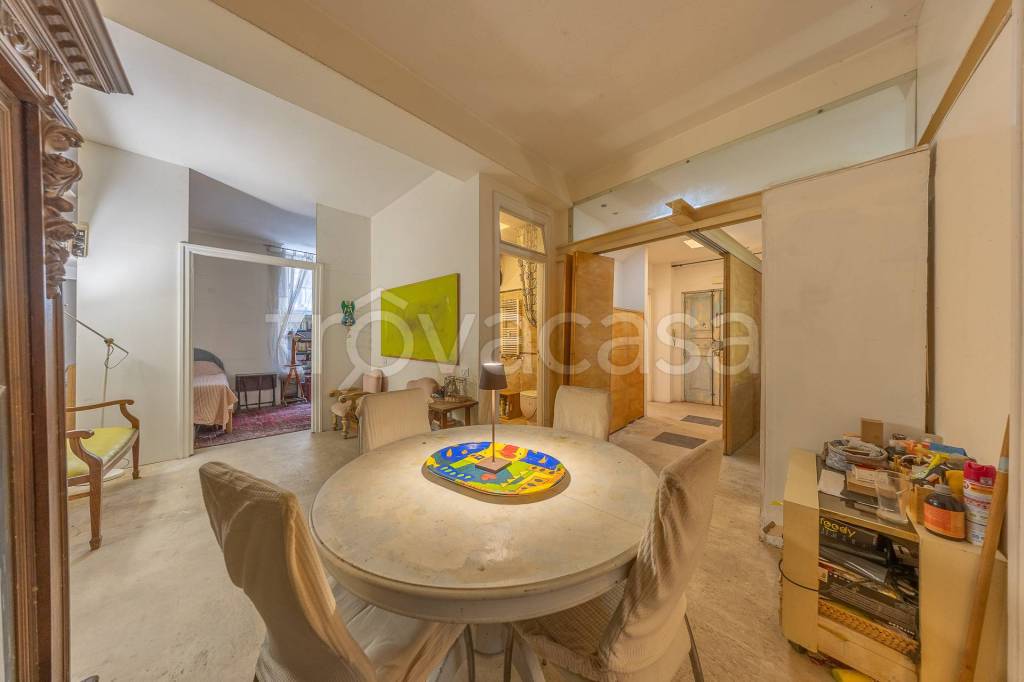 appartamento in vendita a Roma in zona Appio Latino