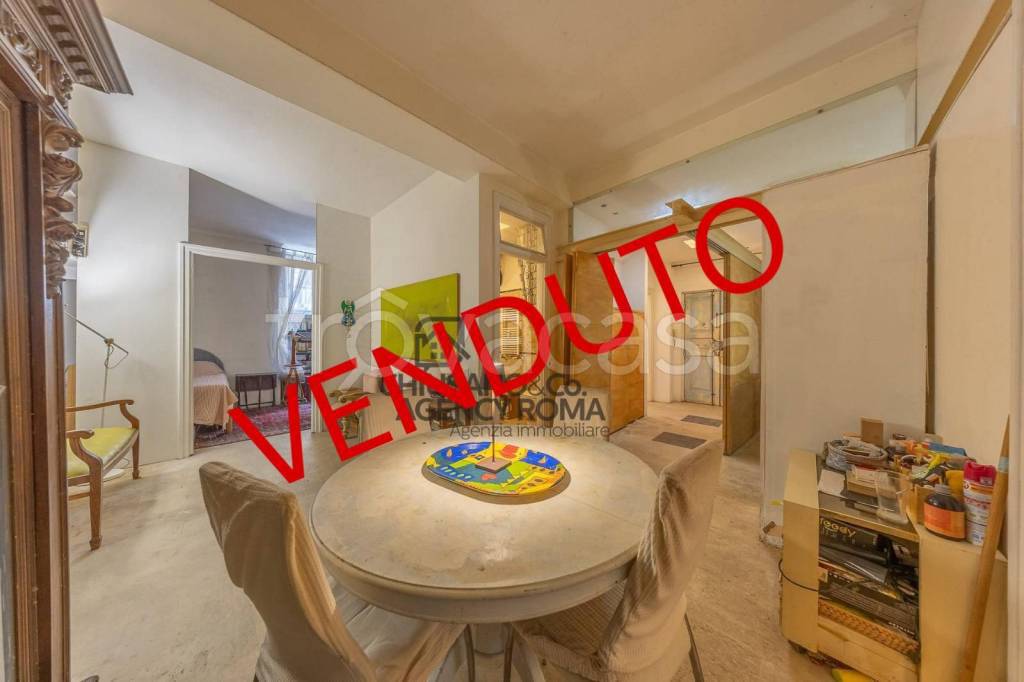 appartamento in vendita a Roma in zona Appio Latino