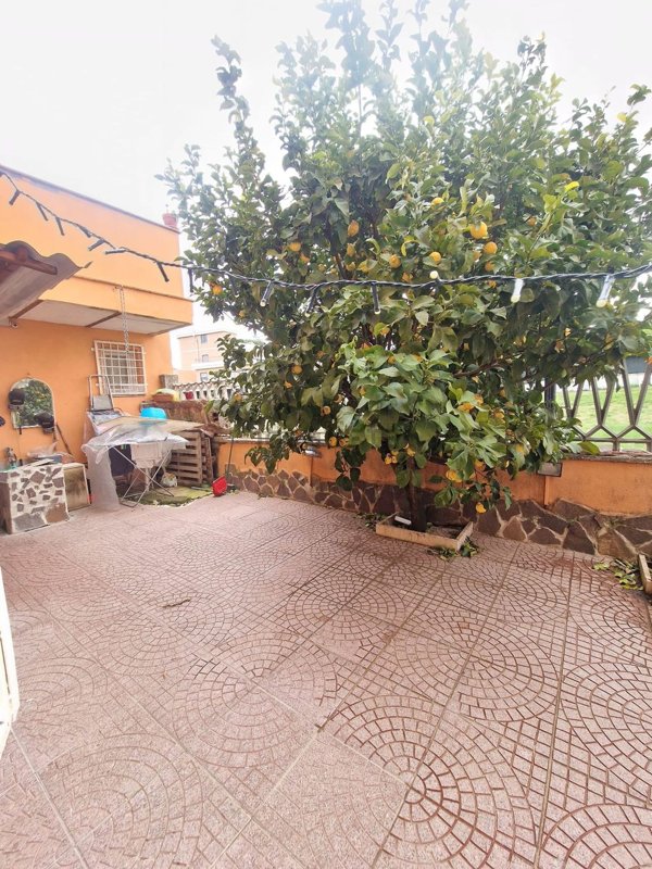 appartamento in vendita a Roma in zona Tor Bella Monaca