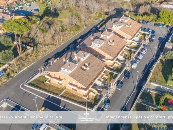 casa indipendente in vendita a Roma in zona Lunghezza