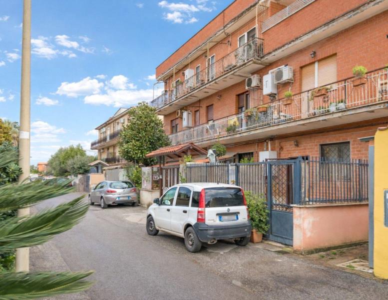 appartamento in vendita a Roma in zona Acilia