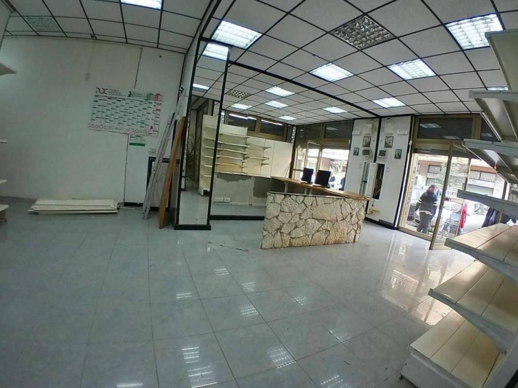 negozio in vendita a Roma in zona Ostia