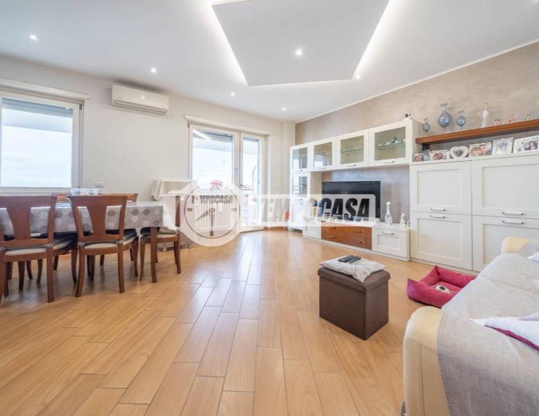 appartamento in vendita a Roma in zona Tuscolano