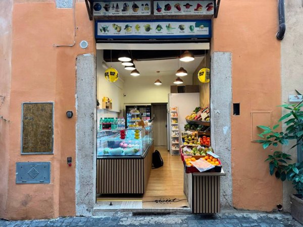 negozio in vendita a Roma in zona Centro Storico