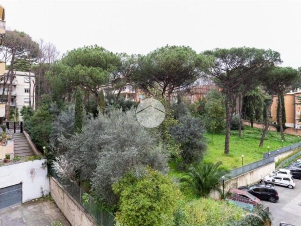 appartamento in vendita a Roma in zona Ostiense