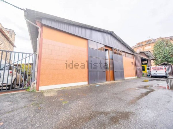 locale commerciale in vendita a Roma in zona Ponte Mammolo