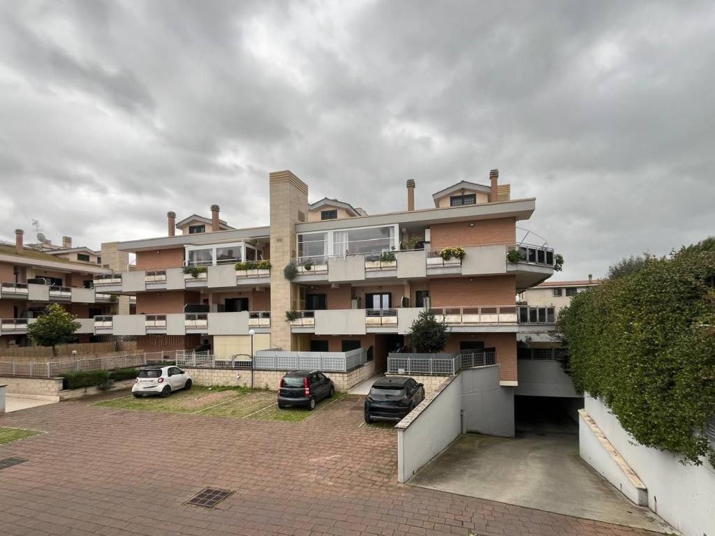 appartamento in vendita a Roma in zona Casalotti