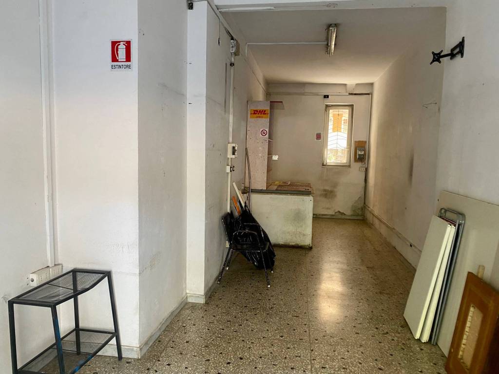 negozio in vendita a Roma in zona Prenestino-Labicano