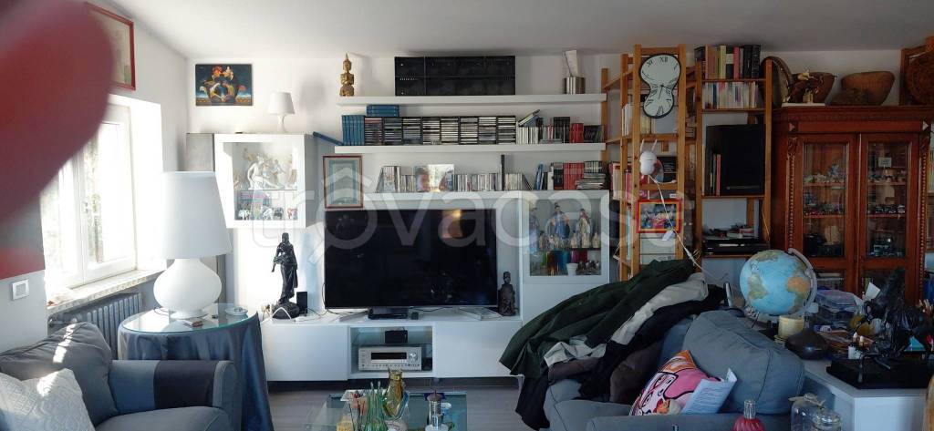 appartamento in vendita a Roma in zona Torrione Cerquetta