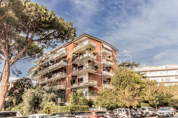 appartamento in vendita a Roma in zona EUR