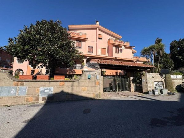 casa indipendente in vendita a Roma in zona Castel di Leva