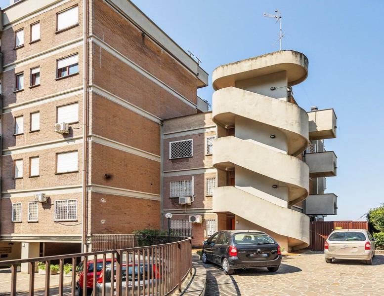 appartamento in vendita a Roma in zona Sette Bagni