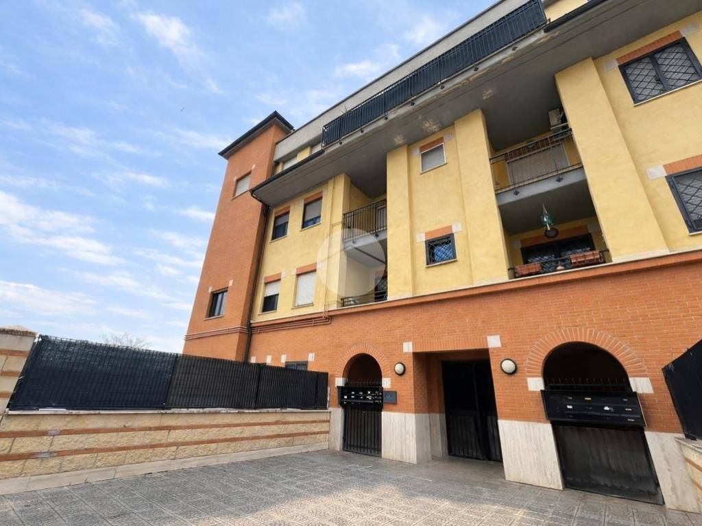 appartamento in vendita a Roma in zona Ponte di Nona