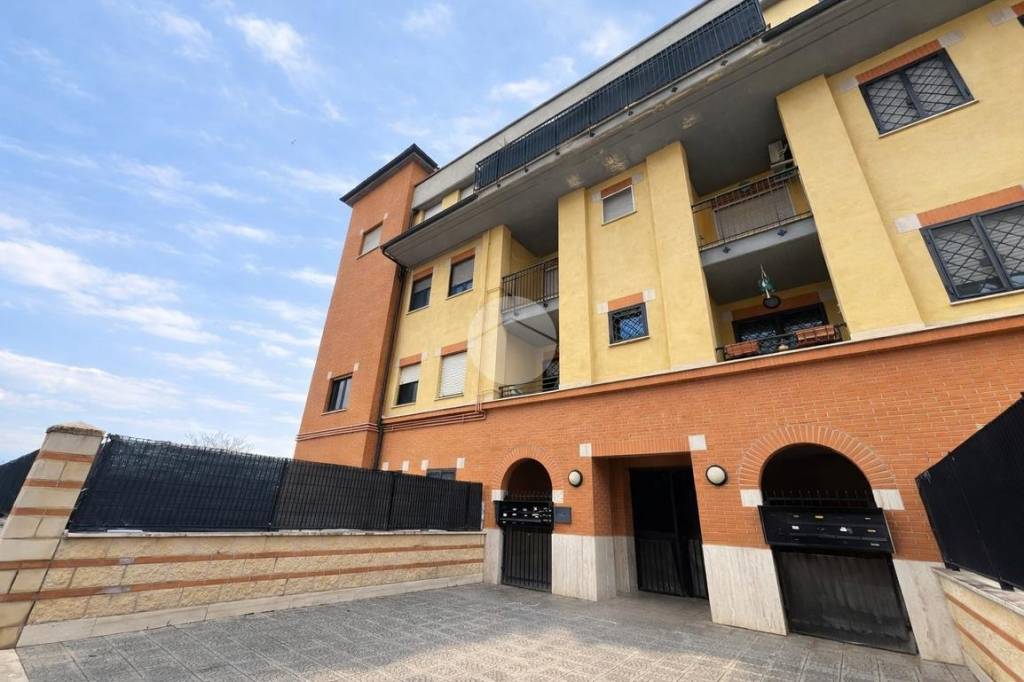 appartamento in vendita a Roma in zona Ponte Mammolo