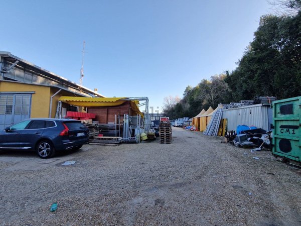 capannone in vendita a Roma in zona La Pisana