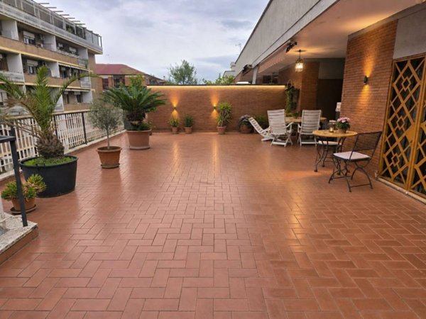 appartamento in vendita a Roma in zona Appio Claudio