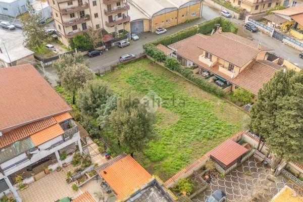 casa indipendente in vendita a Roma in zona Finocchio