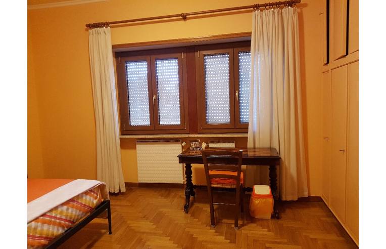 appartamento in vendita a Roma in zona Appio Pignatelli