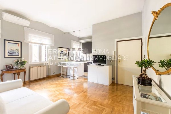 appartamento in vendita a Roma in zona Trastevere