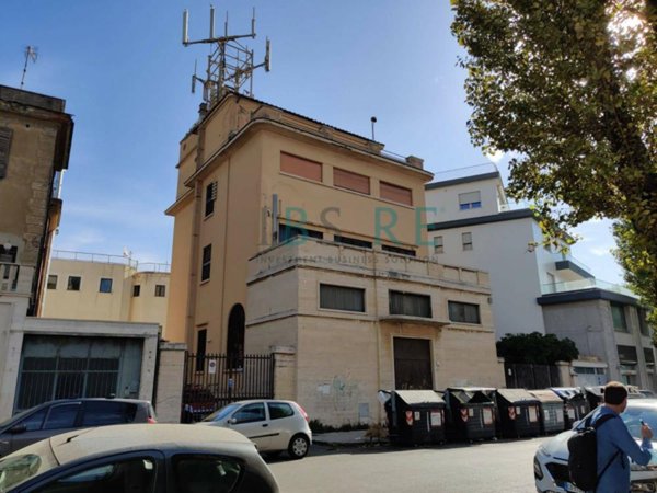 intera palazzina in vendita a Roma in zona Ostia