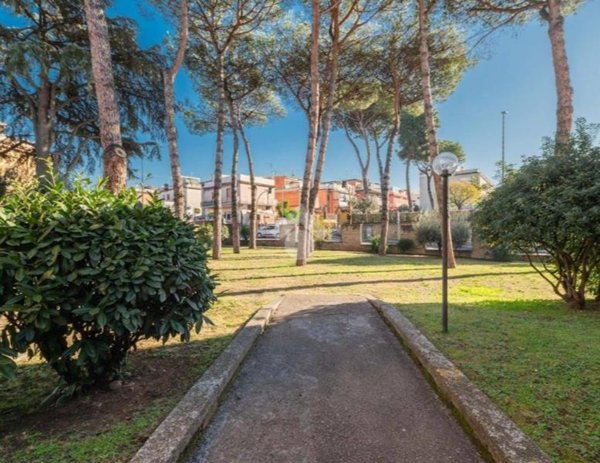 appartamento in vendita a Roma in zona Montespaccato
