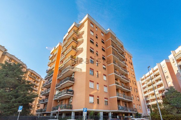 appartamento in vendita a Roma in zona Cinecittà